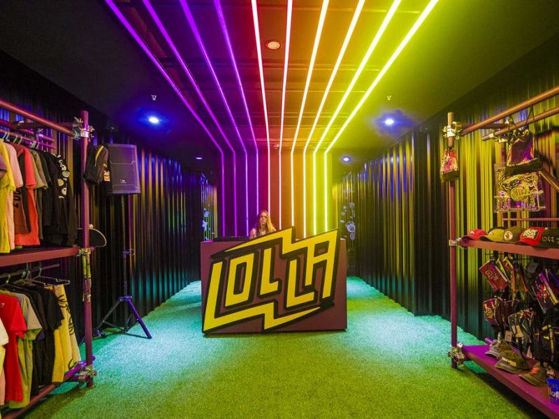 Lollapalooza shop pop up store dot shopping loqueva (4)